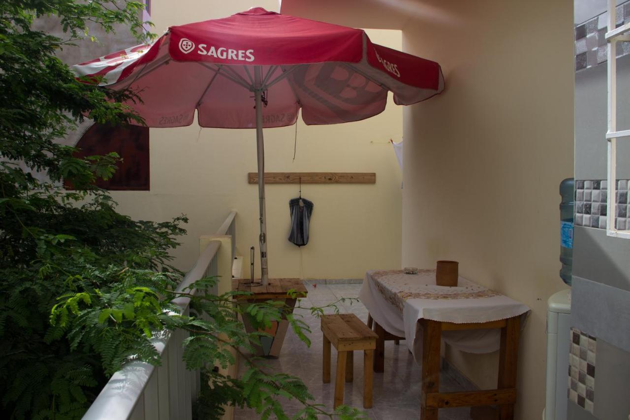 Simabo'S Backpackers' Hostel Mindelo Eksteriør bilde