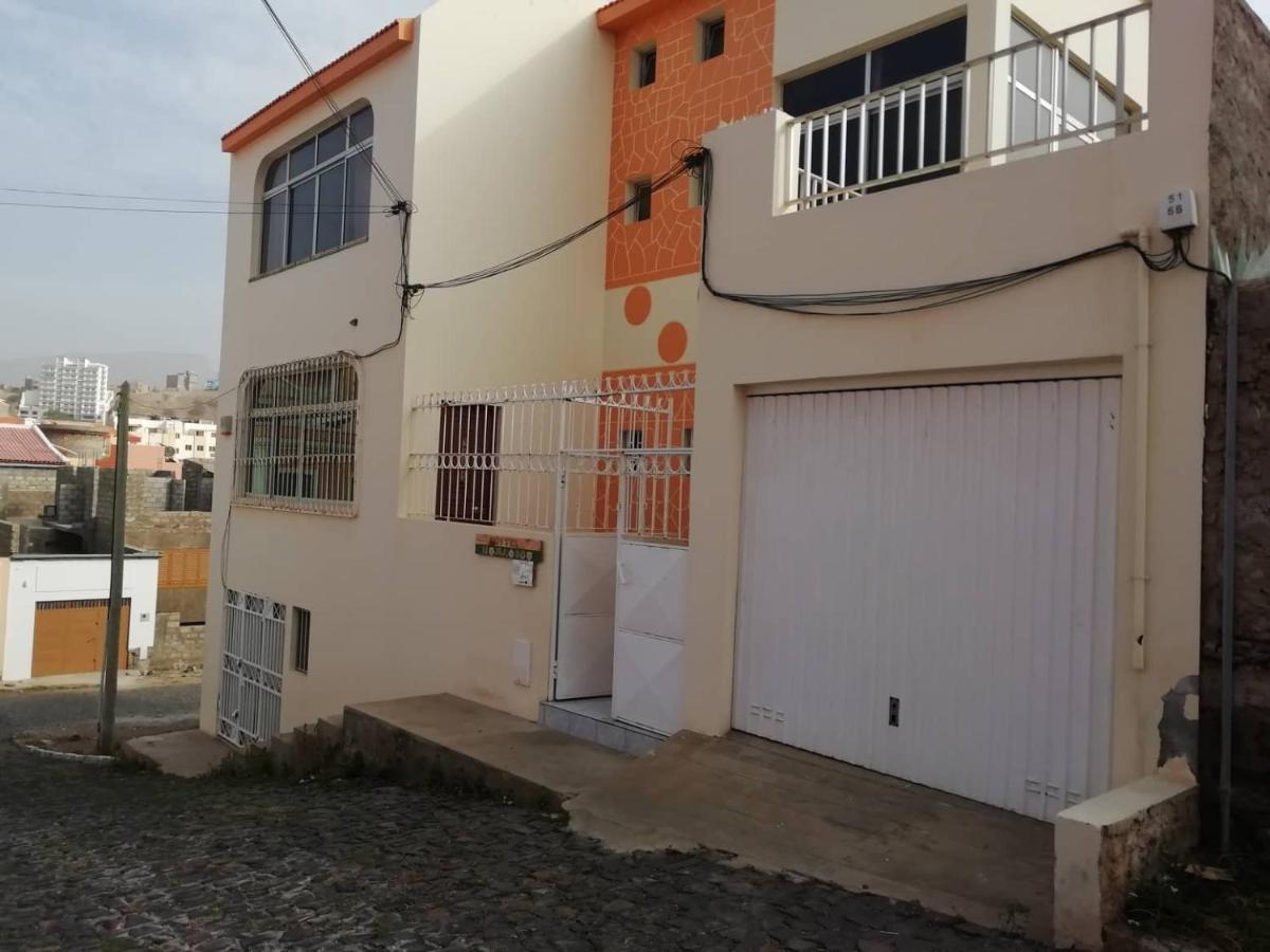 Simabo'S Backpackers' Hostel Mindelo Eksteriør bilde